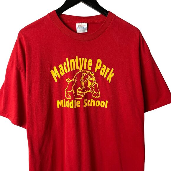 Hanes Heavyweight MacIntyre Park T-Shirt Vintage Red Graphic Unisex Fit - Picture 1 of 14